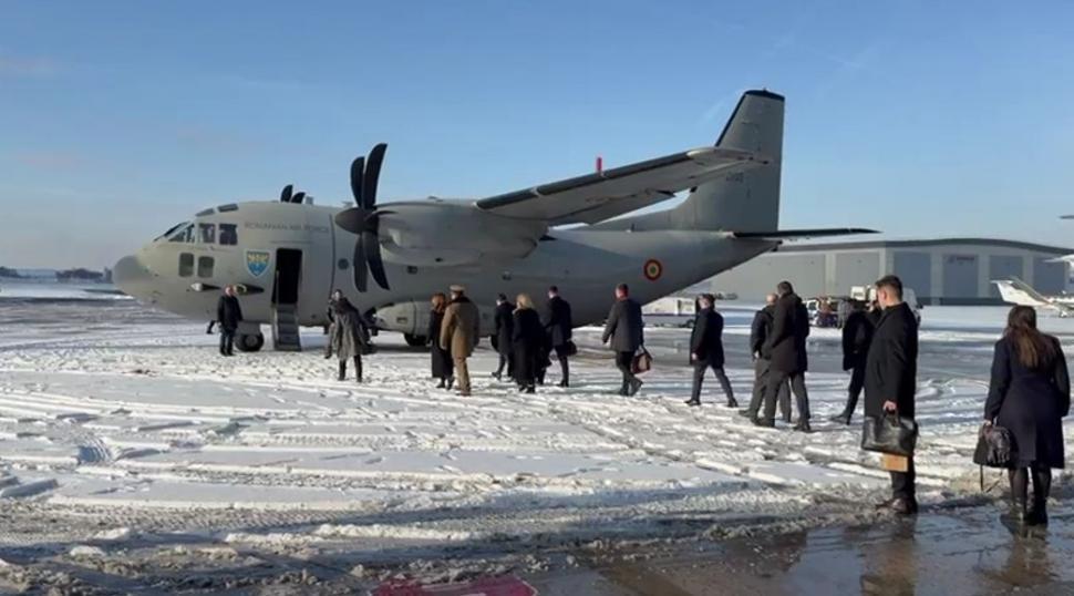 Olanda ironizează România: Preşedintele Nicușor Dan zboară cu un "container zburător" 1044182