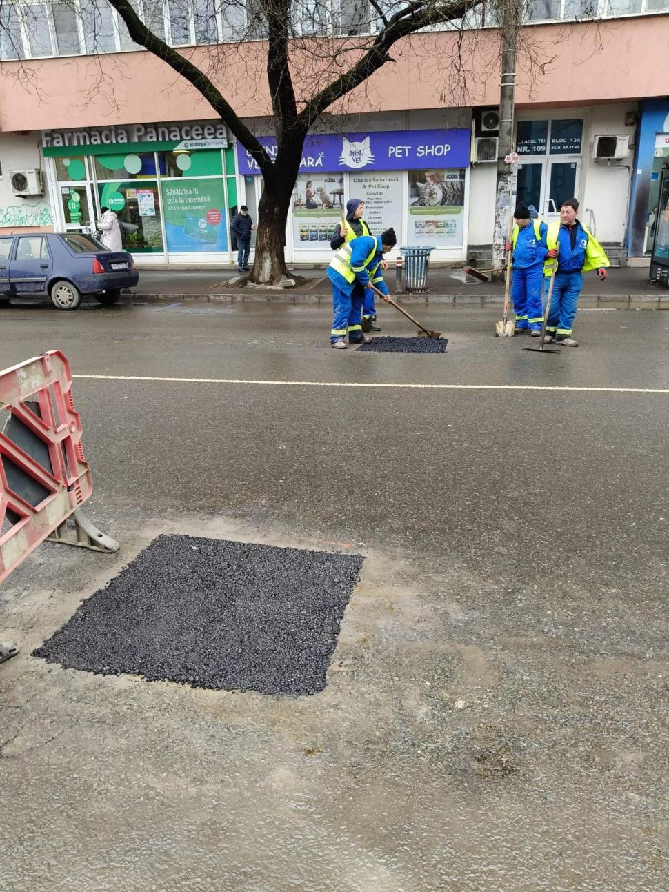 Primăria Capitalei s-a apucat să repare gropile din asfalt: Până acum s-au găsit 585. Pe ce străzi sunt lucrări 1044305