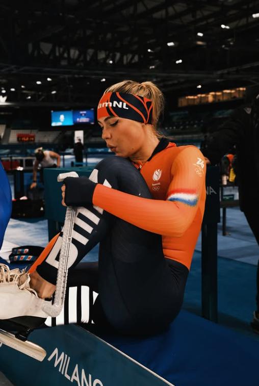 Primul scandal la JO 2026. O patinatoare olandeză a stârnit revoltă pentru că s-a dus la Milano cu avionul privat, nu cu echipa 1044227