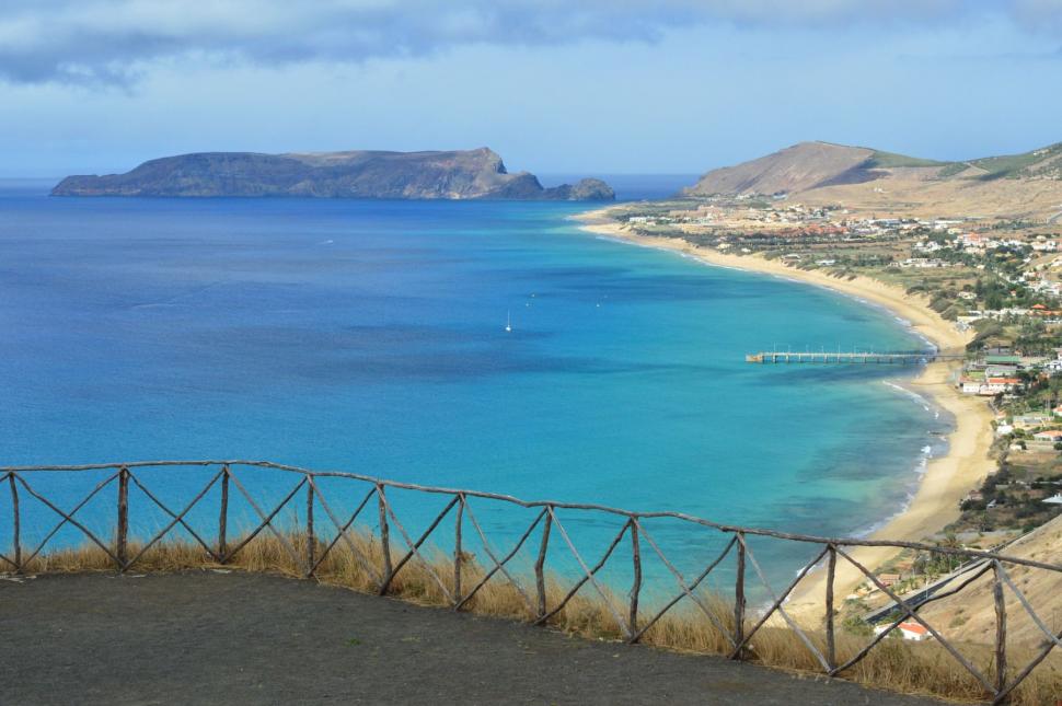 Hawaii-ul Europei, destinația cu peisaje ireale și temperaturi perfecte pe timp de iarnă 1042828