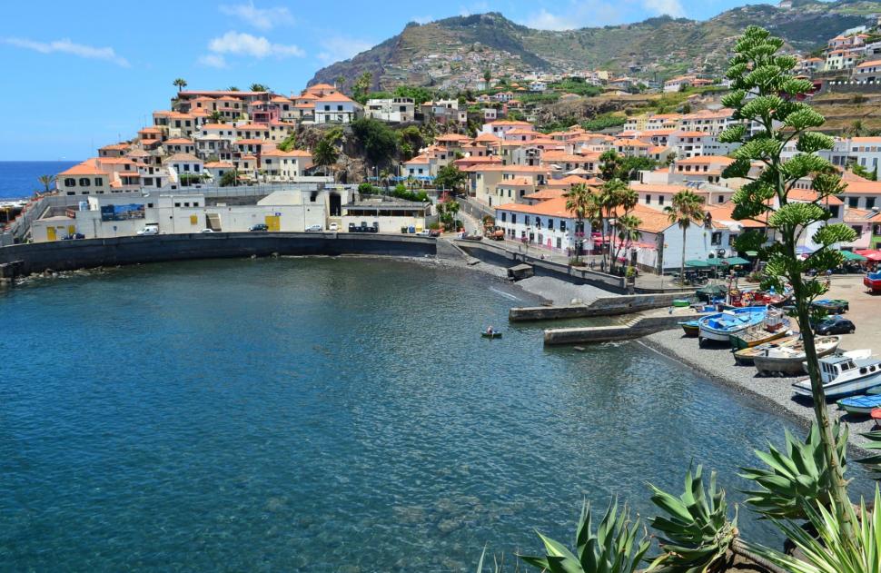 Hawaii-ul Europei, destinația cu peisaje ireale și temperaturi perfecte pe timp de iarnă 1042833