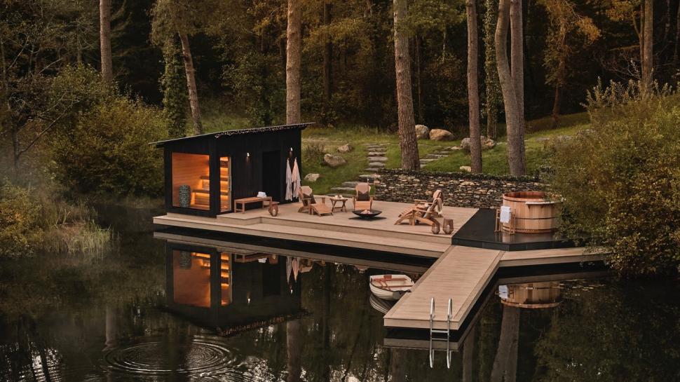 „De patru ani se plânge că tot particip”. O femeie nu și-a ascultat soțul și a jucat la tombolă. A câștigat o casă de lux și bani 1044777