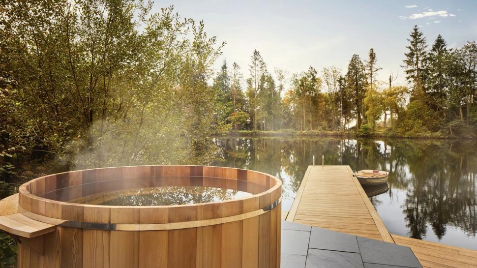 „De patru ani se plânge că tot particip”. O femeie nu și-a ascultat soțul și a jucat la tombolă. A câștigat o casă de lux și bani 1044786