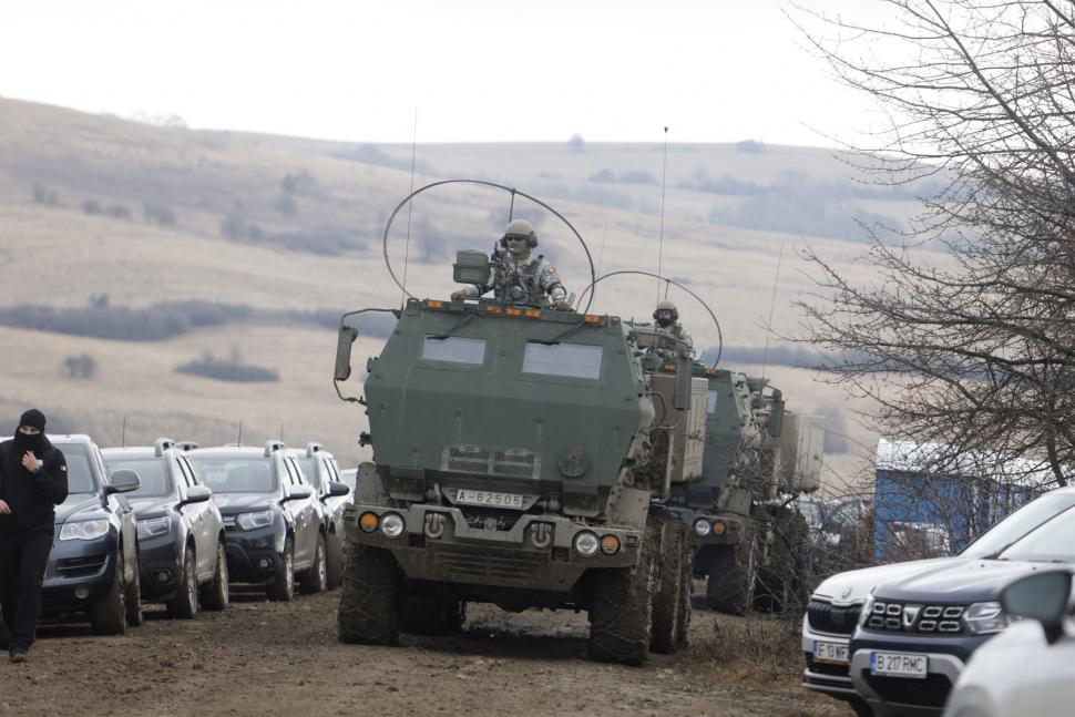 NATO a testat în România complexul de foc al artileriei: "Trebuie să putem neutraliza până la 1.200 de rachete și drone de atac"     1044857