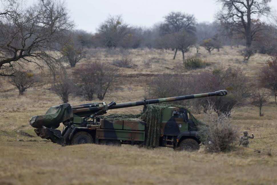 NATO a testat în România complexul de foc al artileriei: "Trebuie să putem neutraliza până la 1.200 de rachete și drone de atac"     1044858