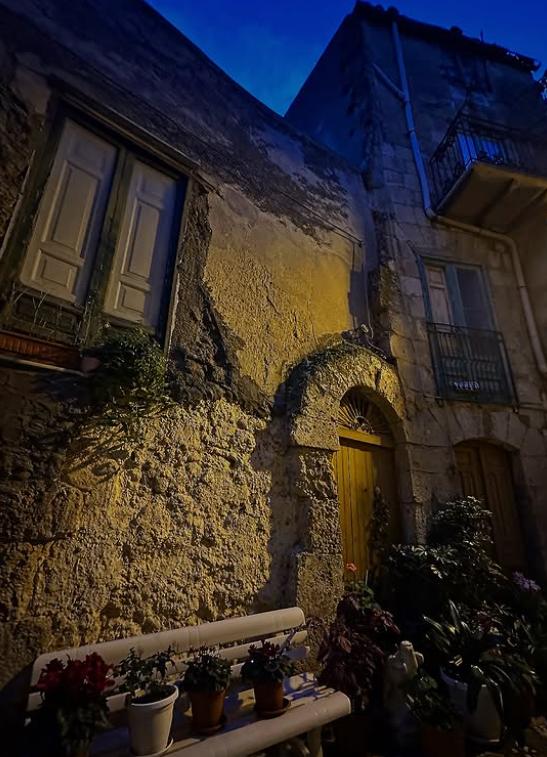 O tânără care a cumpărat o casă cu 17 camere în Sicilia cu banii de-o mașină spune cât au costat-o renovările și dacă a meritat efortul 1044660