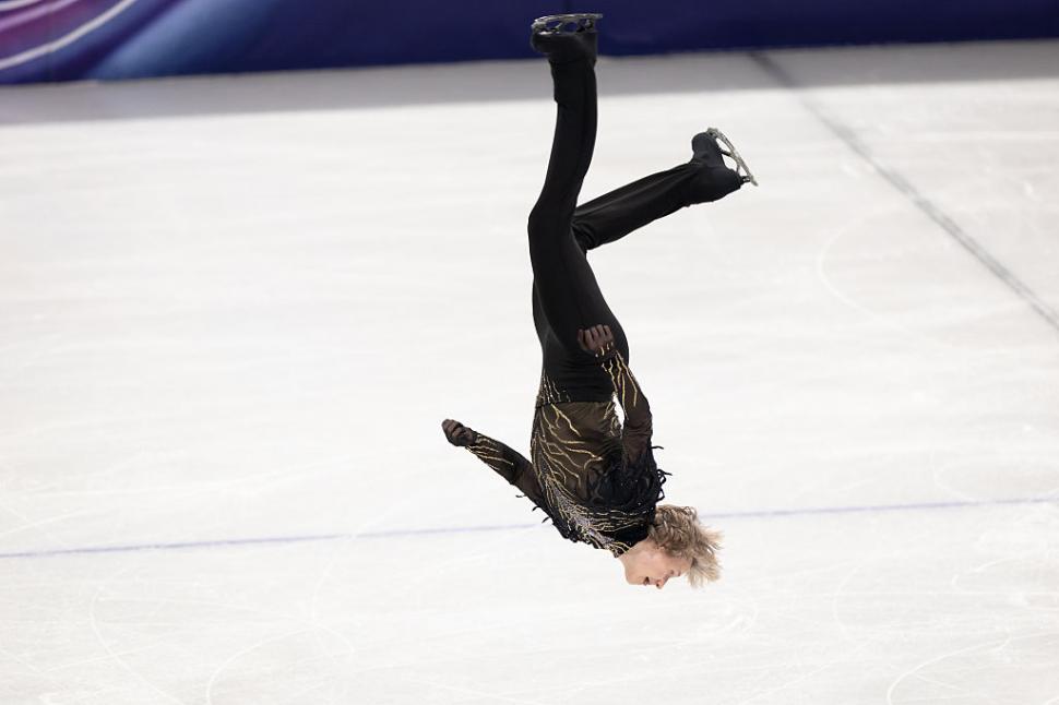 VIDEO Senzație la JO 2026. Patinatorul american Ilia Malinin a executat un exercițiu interzis 50 de ani, pentru că este prea periculos 1044619