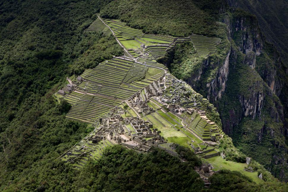 "Dezastrul s-a produs deja". Un controversat aeroport se construiește în Valea Sacră din Peru. Machu Picchu, în pericol 1045049