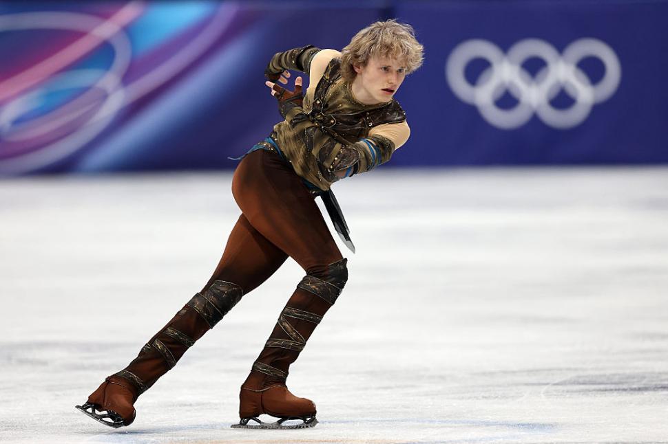 Cât câștigă Ilia Malinin, patinatorul de 21 de ani de la JO 2026 care sfidează gravitația. Este supranumit „Zeul cvadruplelor” 1045278