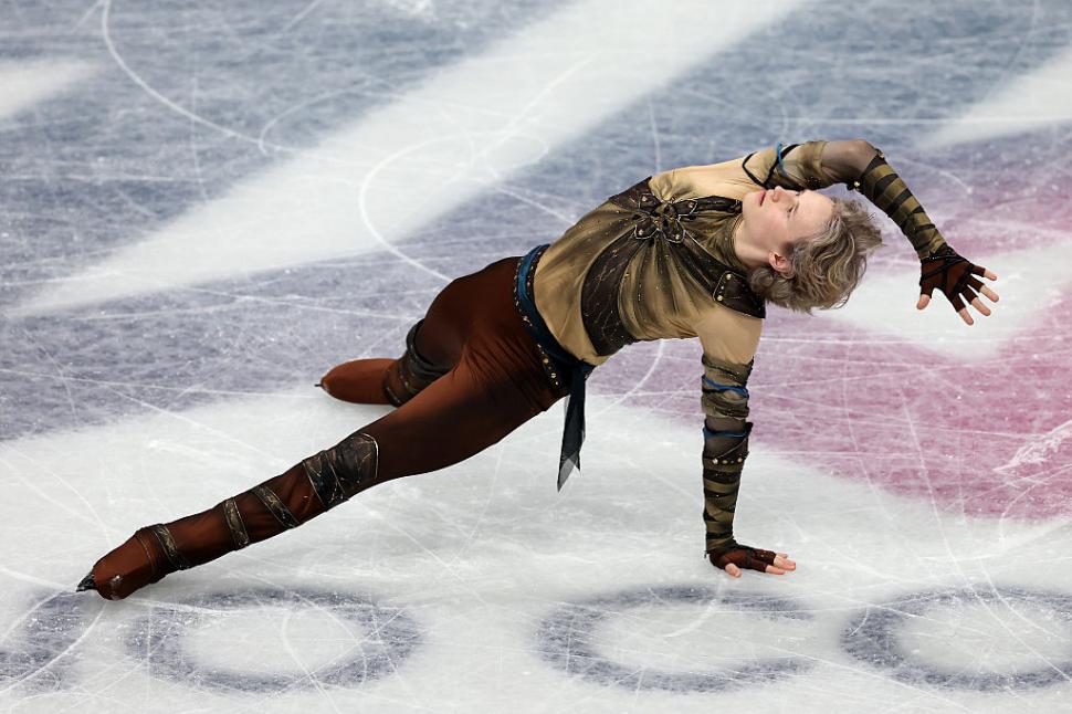 Cât câștigă Ilia Malinin, patinatorul de 21 de ani de la JO 2026 care sfidează gravitația. Este supranumit „Zeul cvadruplelor” 1045280