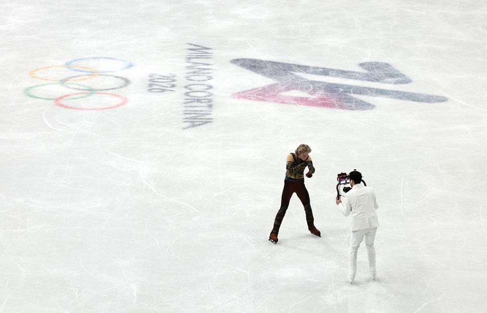 Cât câștigă Ilia Malinin, patinatorul de 21 de ani de la JO 2026 care sfidează gravitația. Este supranumit „Zeul cvadruplelor” 1045281