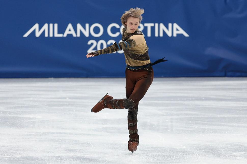 Cât câștigă Ilia Malinin, patinatorul de 21 de ani de la JO 2026 care sfidează gravitația. Este supranumit „Zeul cvadruplelor” 1045282