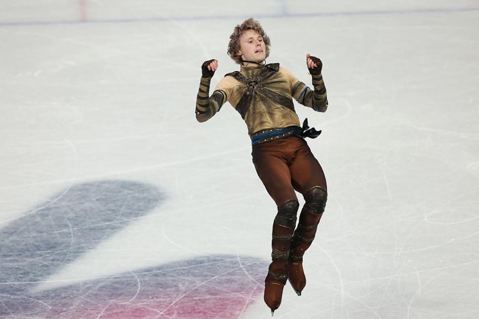 Cât câștigă Ilia Malinin, patinatorul de 21 de ani de la JO 2026 care sfidează gravitația. Este supranumit „Zeul cvadruplelor” 1045290