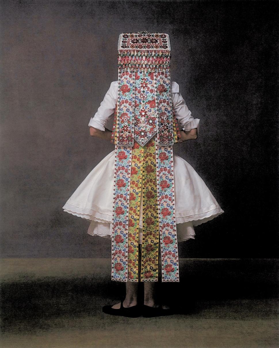 Folclorul românesc reinterpretat e viral: Face furori în presa internțională, după ce ABODI Transylvania a angajat un fotograf celebru 1045255