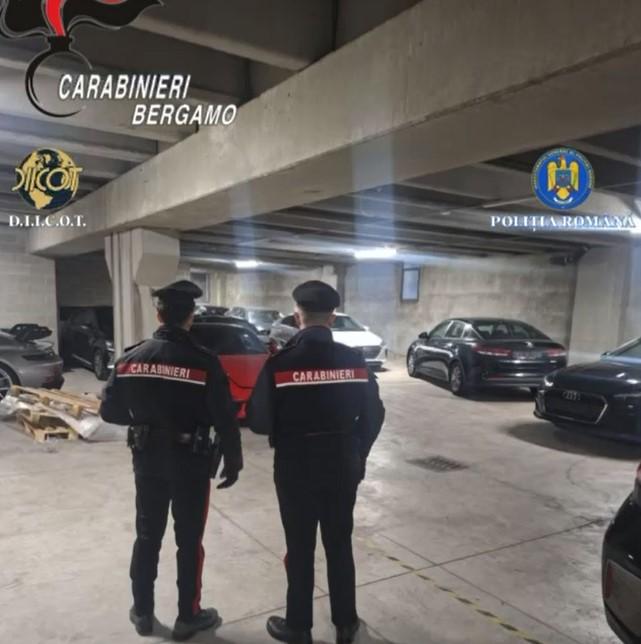 Fraudă de milioane de euro cu mașini de lux, anchetată de DIICOT: 20 de bolizi au fost găsiți într-un garaj din Italia 1045335