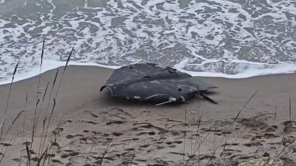 Încă o dronă a fost găsit pe plajă, între Costinești și Tuzla. Se verifică dacă e rusească 1045668