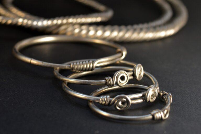 Comori descoperite în România cu detectorul de metale: 18 artefacte de mare valoare sunt expuse la Mureș 1045661