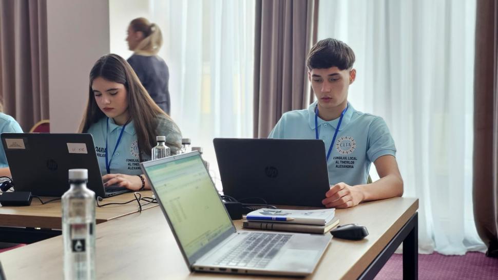 Liceeni din Alexandria își descoperă vocația prin programul „Vocație și Tradiție” 1046233