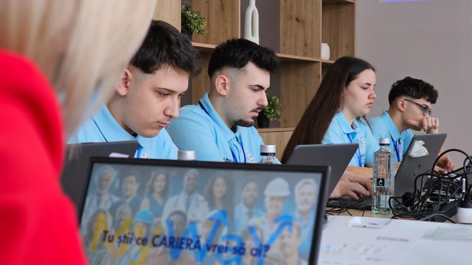 Liceeni din Alexandria își descoperă vocația prin programul „Vocație și Tradiție” 1046235