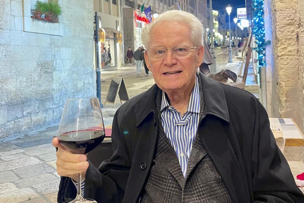 A avut o carieră de succes, decenii întregi, în America. Acum, la 80 de ani, „trăiește dintr-o valiză” în Italia: „Sunt ca un milenial” 1046453