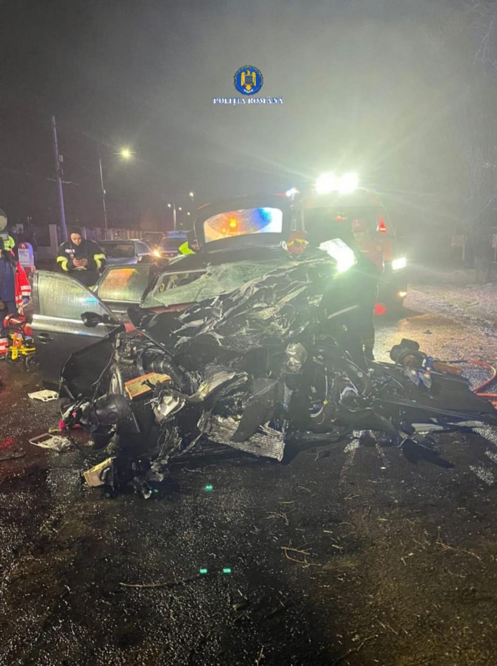 Accident teribil în Ialomița: doi oameni au murit, după ce o mașină a intrat pe contrasens și s-a izbit de un TIR 1046909