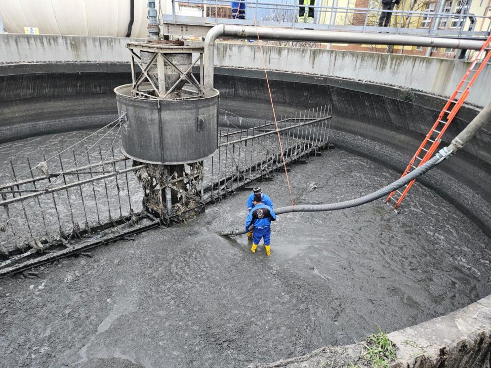 Brașovenii au „asediat” și blocat stația de epurare a orașului cu șervețele umede. Apel la locuitori: „Nu mai aruncați în toaletă” 1046844