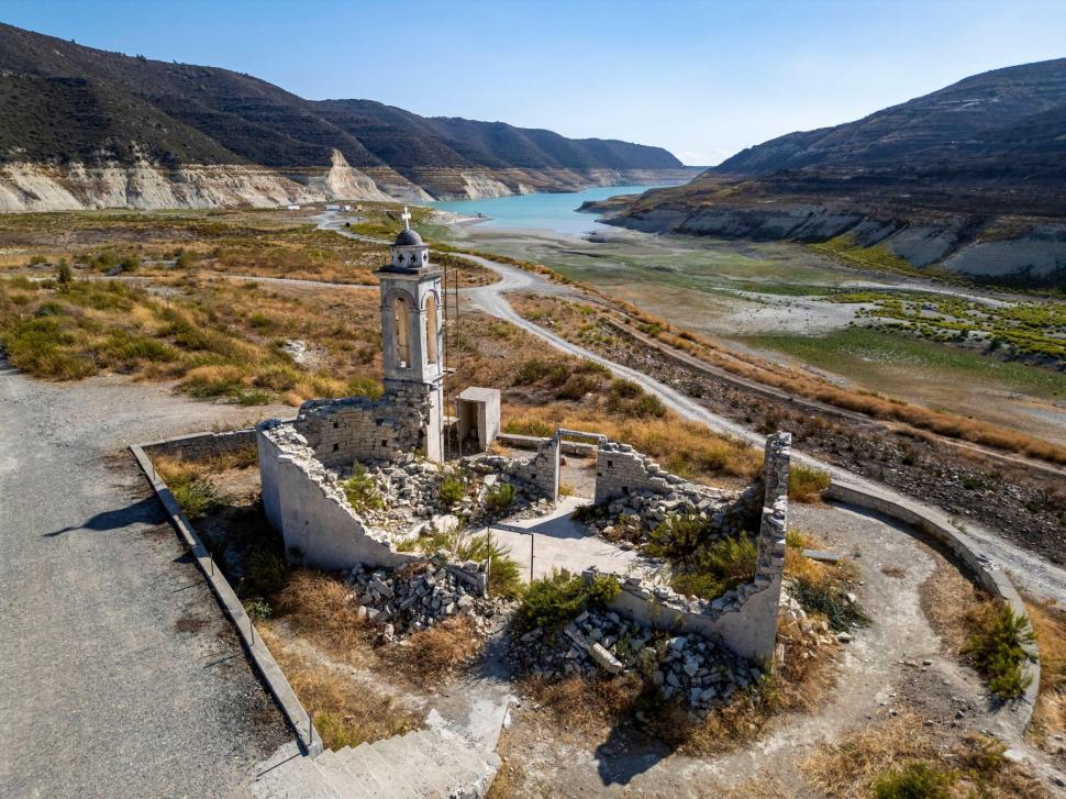 Cipru le cere locuitorilor să reducă zilnic consumul de apă cu două minute 1046688