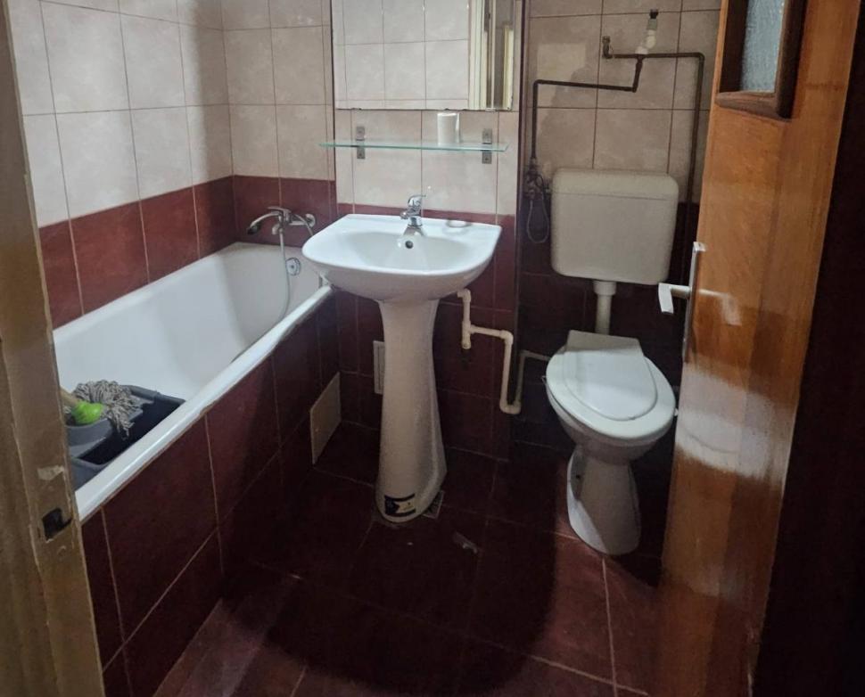 Cum arată o garsonieră convenabilă pe care Primăria Bucureşti o închiria cu 46 lei, lunar. Chiriile vor costa de peste 10 ori mai mult 1046935