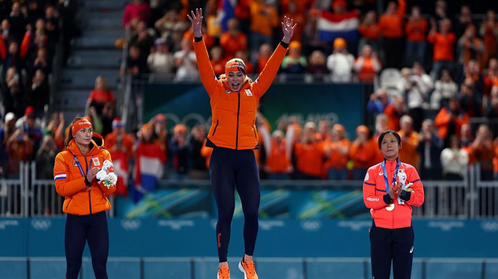 Jutta Leerdam ar putea primi 1 milion $ pentru că s-a descheiat la costum și și-a arătat bustiera după ce a luat aurul la JO 2026 1046863