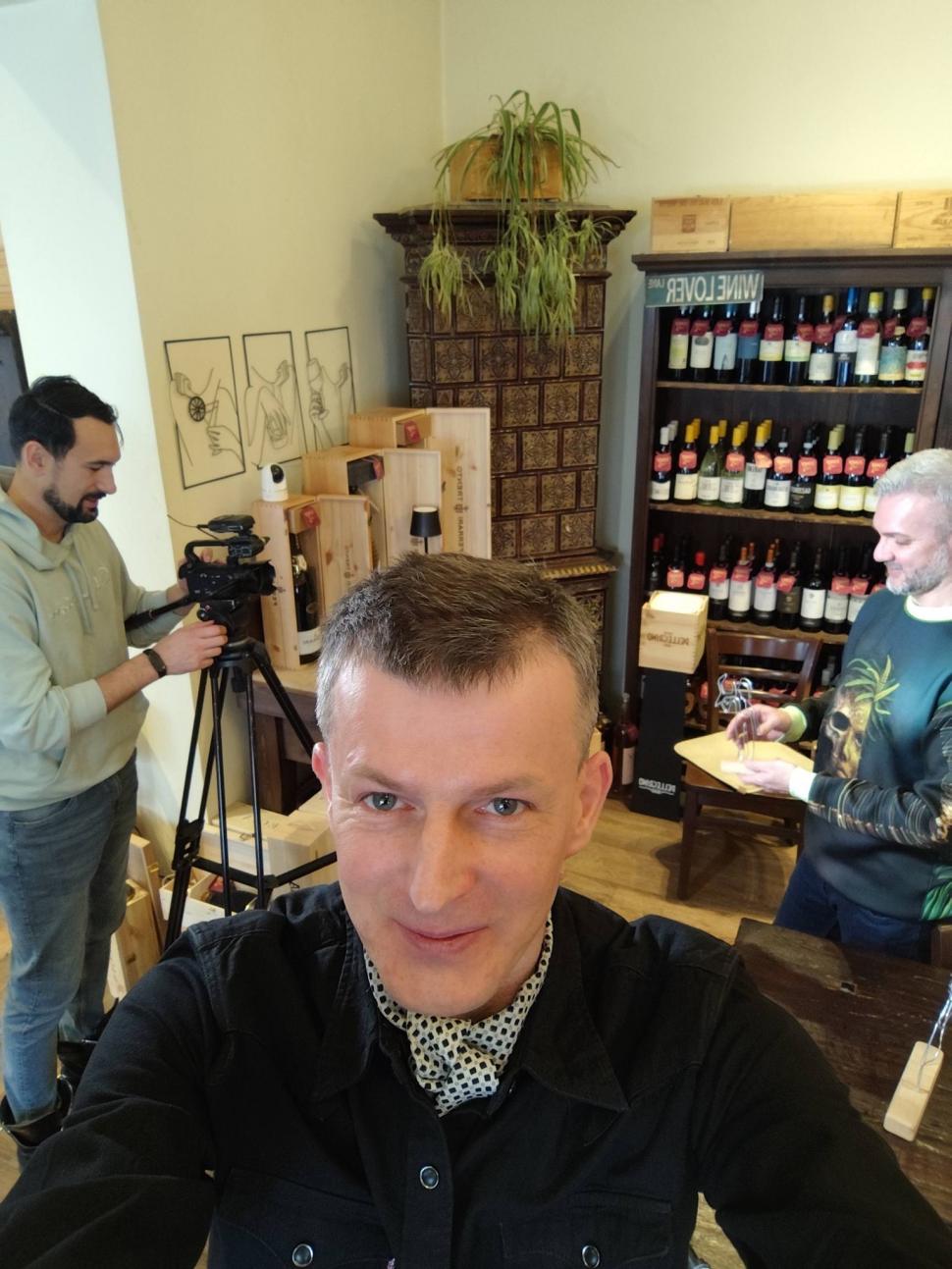 Povestea lui Paul, tânărul din Cluj care a transformat reciclarea unui material banal într-o afacere de succes: „Îndoi sârmă” 1047393