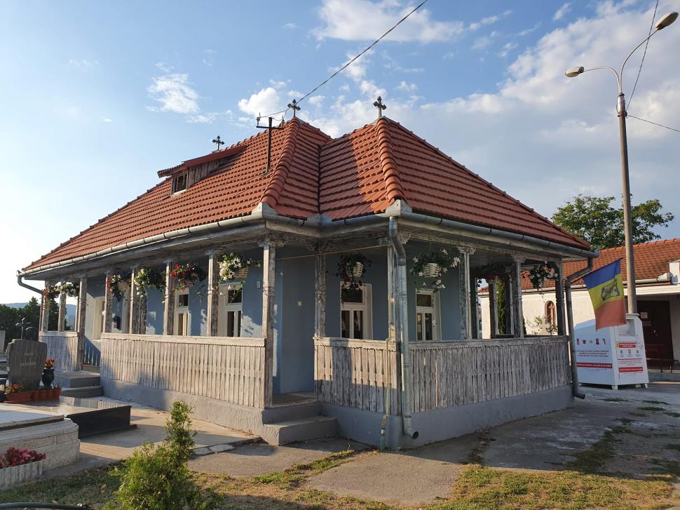 Prima şcoală românească din Târgu Mureş, care a funcţionat între 1765-1912, a fost redeschisă. Un preot întors din Spania a restaurat-o 1047563