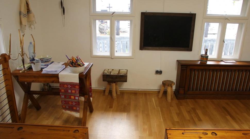 Prima şcoală românească din Târgu Mureş, care a funcţionat între 1765-1912, a fost redeschisă. Un preot întors din Spania a restaurat-o 1047564