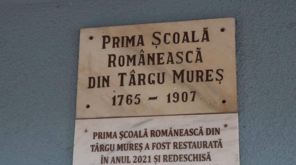 Prima şcoală românească din Târgu Mureş, care a funcţionat între 1765-1912, a fost redeschisă. Un preot întors din Spania a restaurat-o 1047568