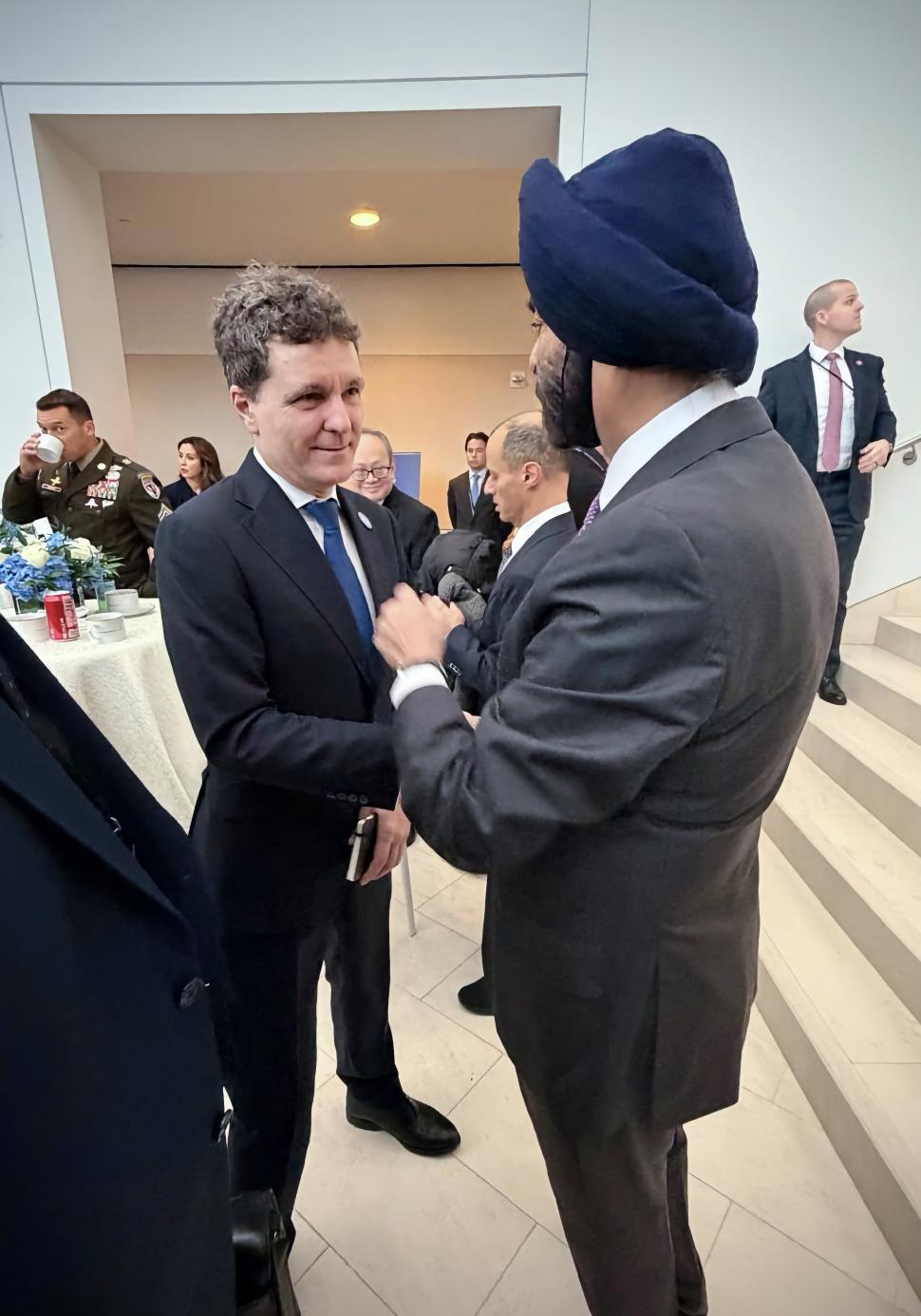 Primele imagini cu Nicușor Dan la inaugurarea Consiliului Păcii din Washington 1047594