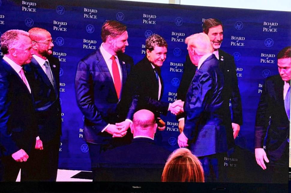 Primele imagini cu Nicușor Dan la inaugurarea Consiliului Păcii din Washington 1047602