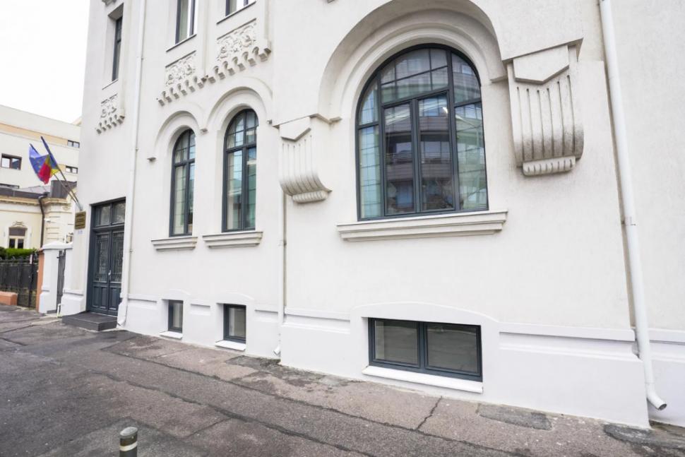 Ocazie rară în București. Se vinde un conac interbelic spectaculos, complet restaurat, aflat în centru. Suprafață, camere și preț 1047258