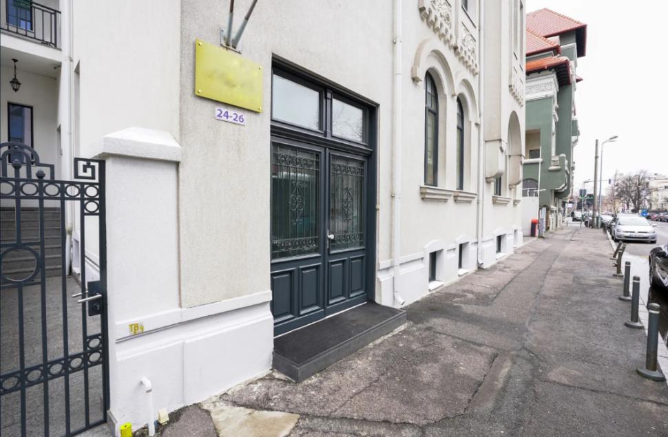 Ocazie rară în București. Se vinde un conac interbelic spectaculos, complet restaurat, aflat în centru. Suprafață, camere și preț 1047260