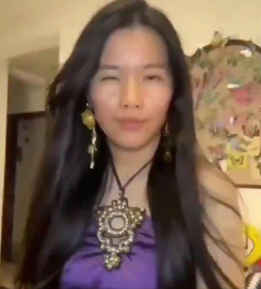 O influenceriţă din China a pierdut 140.000 de urmăritori după ce s-a stricat un filtru şi i s-a văzut adevărata față 1048163