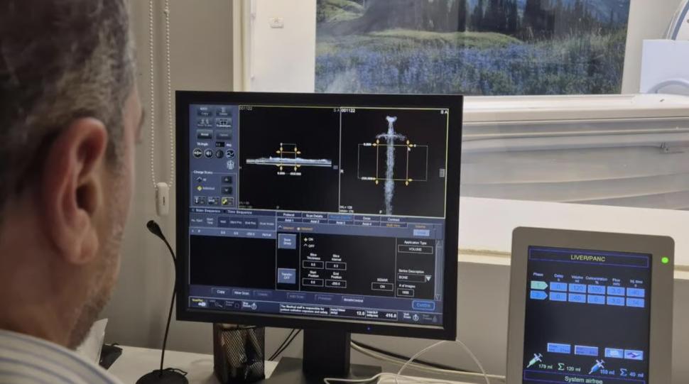 Descoperire arheologică rară în Marea Mediterană: O sabie de cavaler cruciat a fost găsită de un student, îngropată în sedimente marine 1048313