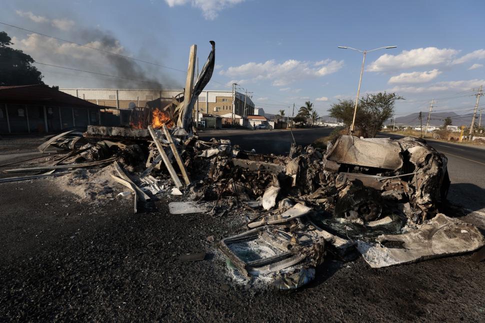 Haos în Mexic, după uciderea baronului drogurilor "El Mencho". Violențe și incendii. Panică pe aeroporturi, avioane întoarse din drum 1048182