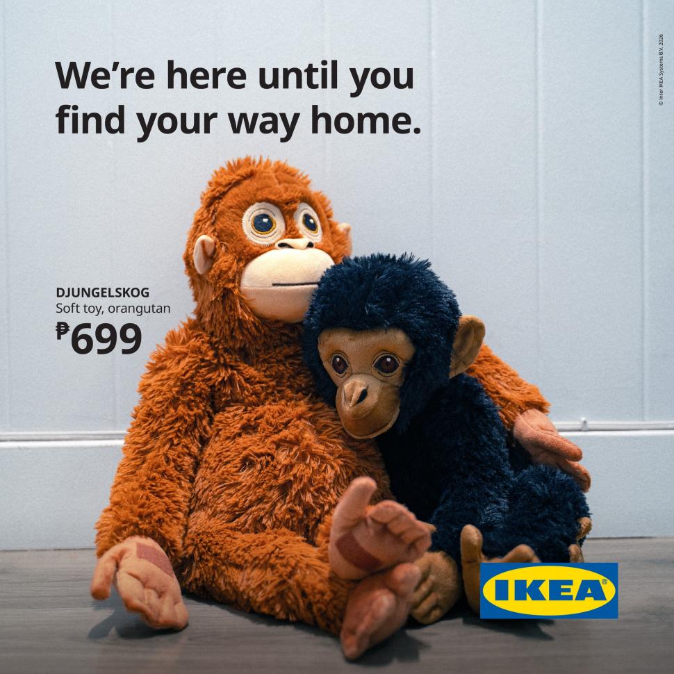 Urangutanul de pluș care ține loc de mamă pentru maimuțica orfană Punch e sold out în magazine IKEA din toată lumea. Cât costă jucăria 1048375