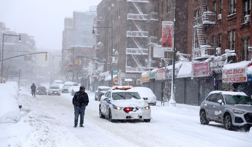 ”Strat de zăpadă de peste 50 cm”: Unde va lovi “ciclonul bombă” care prelungește iarna cu noi episoade de viscol și temperaturi extreme 1048785