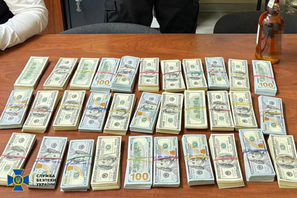 Nou scandal de corupție în Ucraina: Șeful logisticii Forțelor Aeriene și un colonel SBU, arestați pentru deturnare de fonduri 1049158