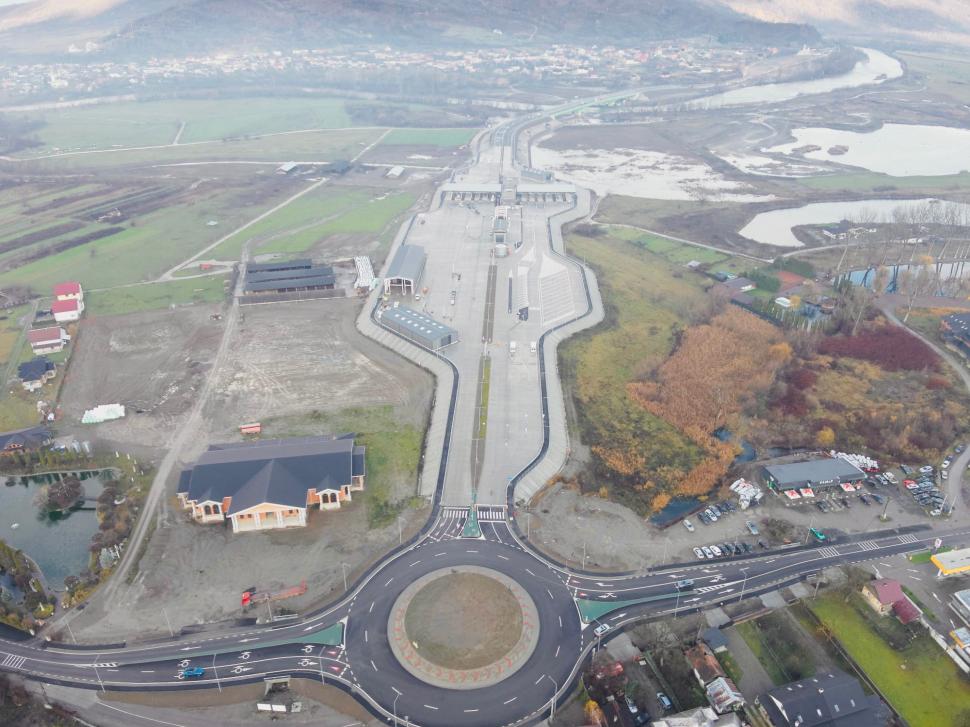 Noul pod peste Tisa, care leagă Sighetu Marmaţiei de Bila Ţerkva, va fi gata în luna mai, anunță un oficial ucrainean 1048884