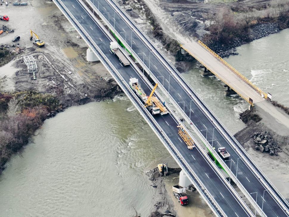 Noul pod peste Tisa, care leagă Sighetu Marmaţiei de Bila Ţerkva, va fi gata în luna mai, anunță un oficial ucrainean 1048889