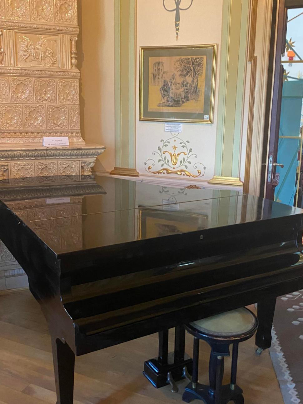 Un live cu căutarea fantomei lui Hasdeu în „Castelul Magului” din Câmpina, unicul templu spiritist din lume, s-a transformat în scandal 1049089