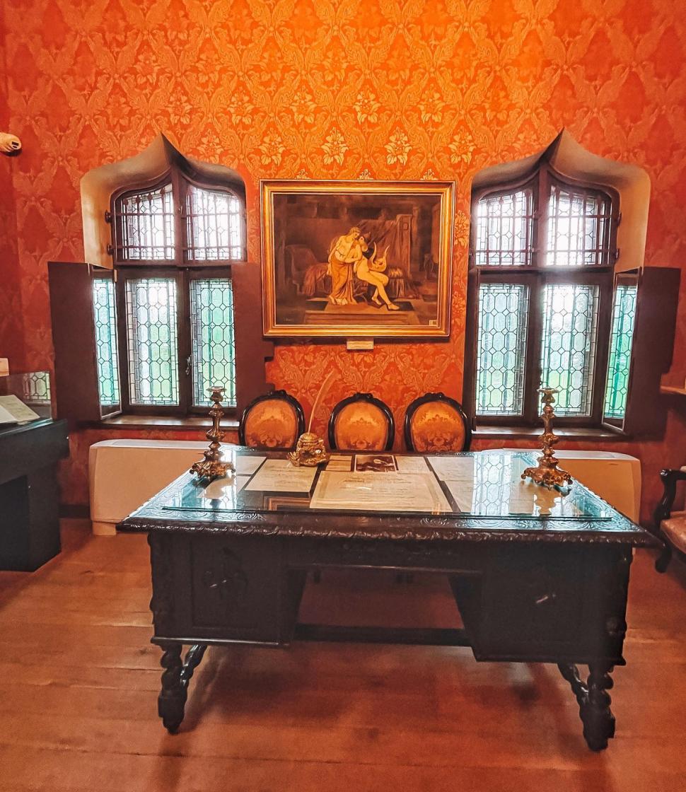 Un live cu căutarea fantomei lui Hasdeu în „Castelul Magului” din Câmpina, unicul templu spiritist din lume, s-a transformat în scandal 1049095