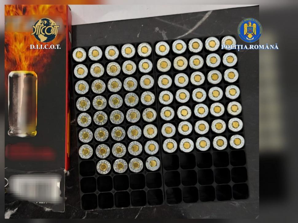 Aur și haine, găsite în case din Vaslui, la membrii unei bande care jefuiau bogați în Germania. Printre victime, un fost manager de F1 1049343