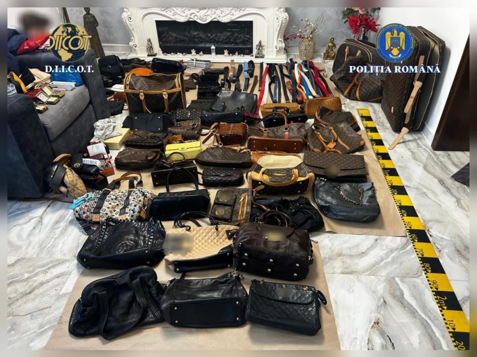 Aur și haine, găsite în case din Vaslui, la membrii unei bande care jefuiau bogați în Germania. Printre victime, un fost manager de F1 1049344