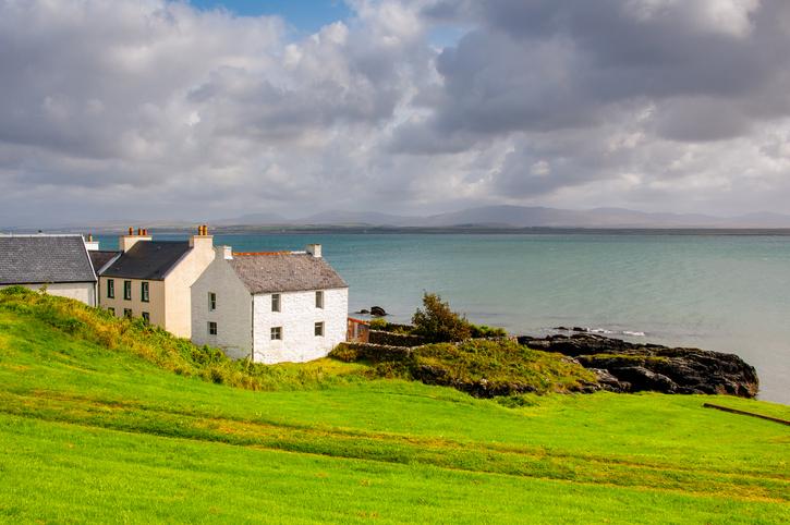 Job rar pe „insula whisky-ului” din Scoția. Se oferă salariu generos și cazare gratuită, dar există și o condiție 1049374